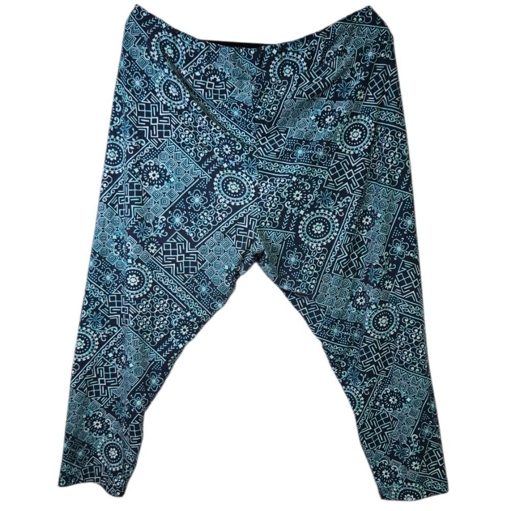 Time & Tru Turquoise Geometric Capri Leggings Stretchy Soft Casual Pants 3X